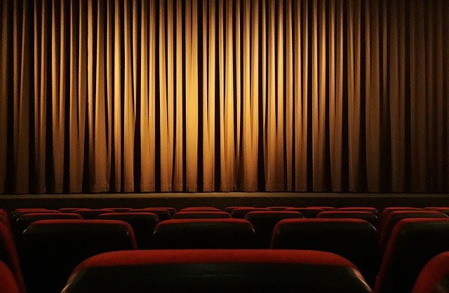 Dlaczego warto chodzić do teatru?